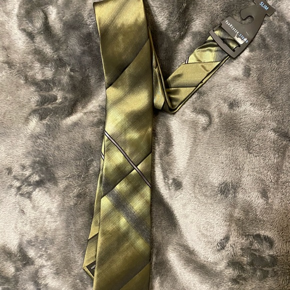 VanHeusen SLIM. Silk - Picture 3 of 3